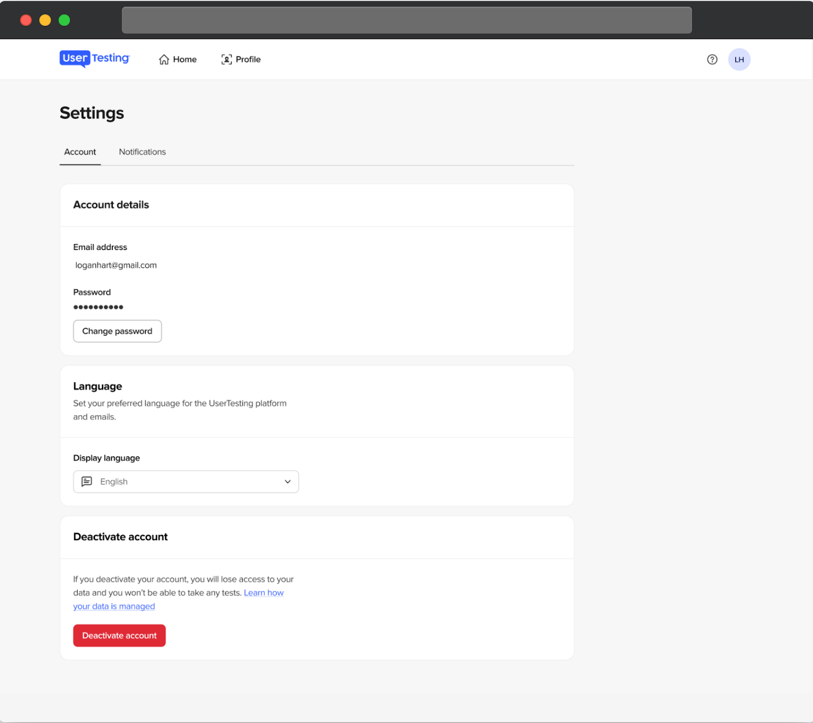Le tableau de bord des participants UserTesting affichant la page Paramètres sous l'onglet Compte. La page comprend des sections pour les détails du compte, montrant l'adresse e-mail de l'utilisateur et une option pour changer le mot de passe, les paramètres de langue avec un menu déroulant pour sélectionner la langue d'affichage (actuellement réglée sur l'anglais), et la désactivation du compte avec un avertissement concernant la perte d'accès aux données et la capacité de passer des tests.