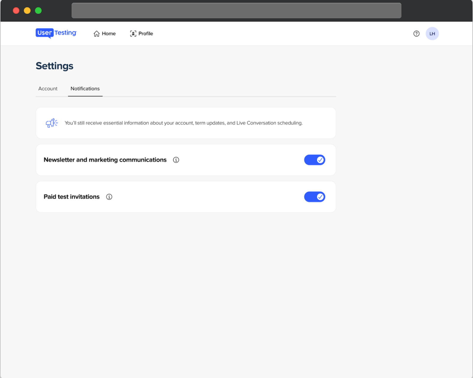 Le tableau de bord des participants UserTesting affichant la page Paramètres sous l'onglet Notifications. Il y a deux interrupteurs pour gérer les notifications : Newsletter et communications marketing, et Invitations à des tests rémunérés. Les deux interrupteurs sont activés, indiqués par des commutateurs bleus.
